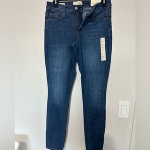 NWT Universal Thread Mid-rise skinny jeans size 00